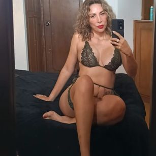 Model - amelia vonteese mature