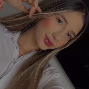 Model - EmilyFenton squirt