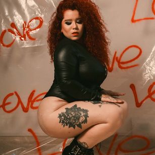 Model - Alanna Hank curvy