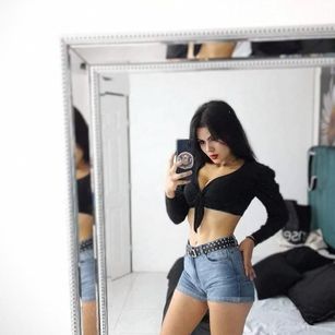 Model - Chloe Collins teen