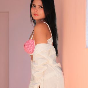 Model - Chloe Collins teen