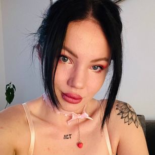 Model - Chrissy findom