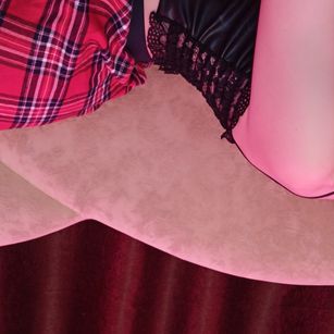 Model - LeksaGlamour shaved