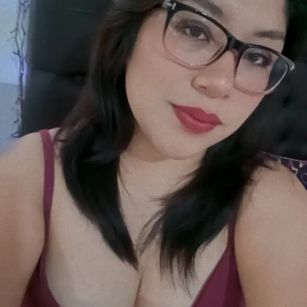 Model - Julietta Belle sexy