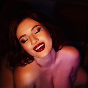 Model - AnneMay blowjob