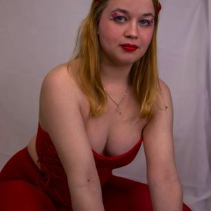 Model - Alice bigass