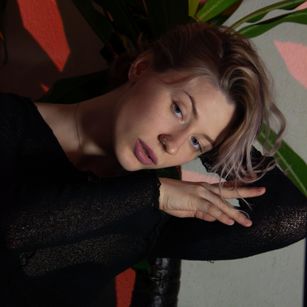 Model - Mara deepthroat