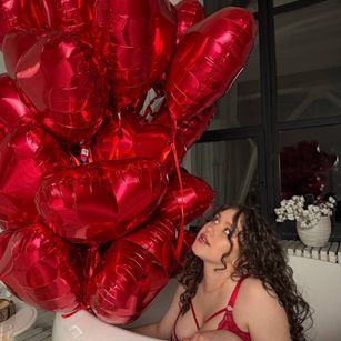 Model - ariella love