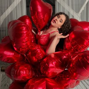 Model - ariella friendly