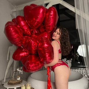 Model - ariella stockings