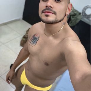 Model - manujfo bald