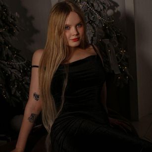 Model - Essie_Fanning bigboobs