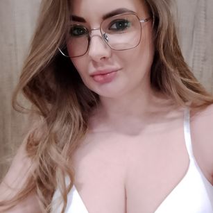 Model - MarrrgoSweet Slave