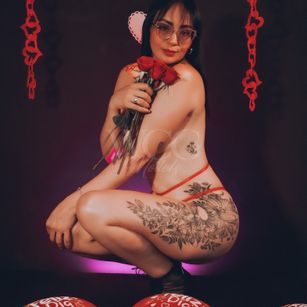 Model - Ela swift bdsm