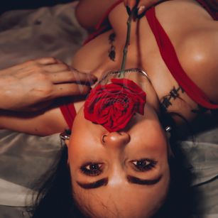 Model - Ela swift dirty