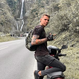 Model - Baan hardsex