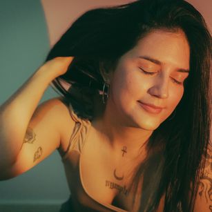 Model - Kylla Walls feet