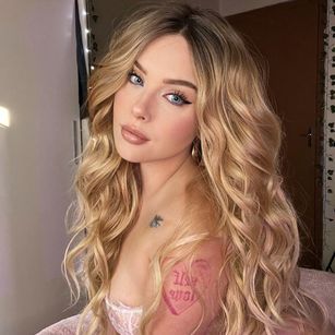 Model - Melissa Bellini teen