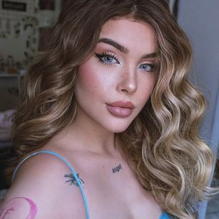 Model - Melissa Bellini pussy