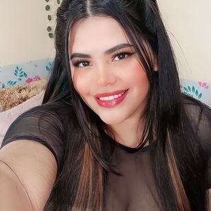 Model - ALANAxGEORGE cum