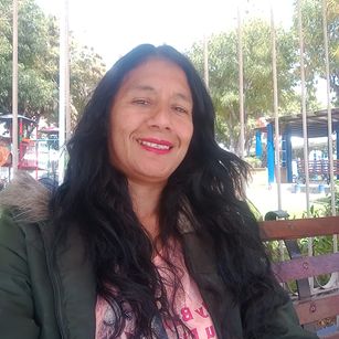 Model - PenelopeLovely PERUVIAN