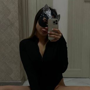 Model - AnnaNight bigboobs