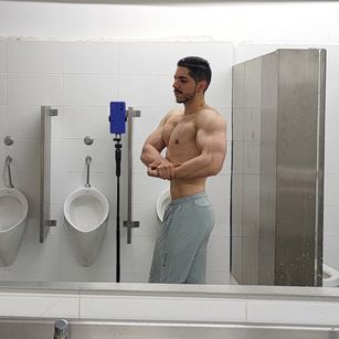 Model - David Wolf dominant