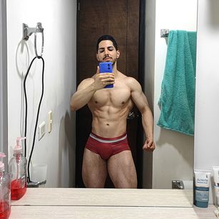 Model - David Wolf bigpecs