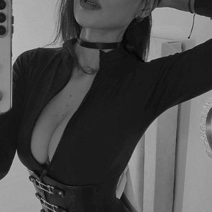 Model - Chloe Collins toys