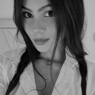 Model - Chloe Collins teen