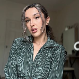 Model - LunaTalks lingerie