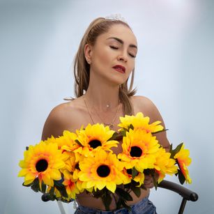 Model - ema garcia chupardildo