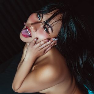 Model - Princess Lilah petite