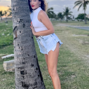 Model - Natalie Green mature