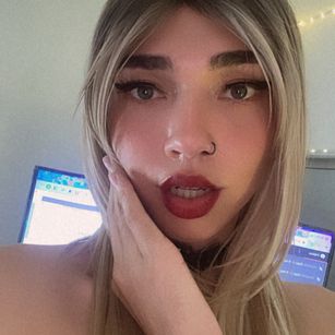 Model - Sofi elf queen findom