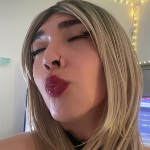 Model - Sofi elf queen fetish