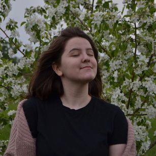 Model - Lili bigtits