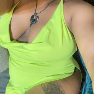 Model - Cat Lady Apple bdsm