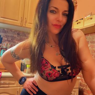 Model - GoddessBianca pantyhose