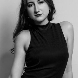 Model - Violet pantyhose