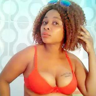 Model - xCurvyPearlx ebony