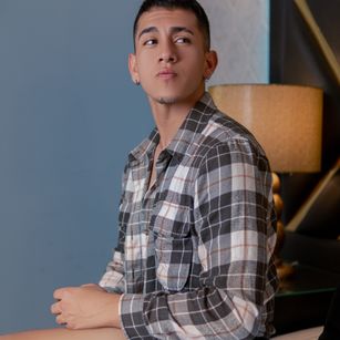 Model - OliverSilverh Joi