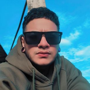 Model - Neythan squirt