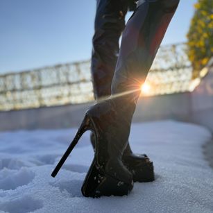 Model - AvaEmine CBT