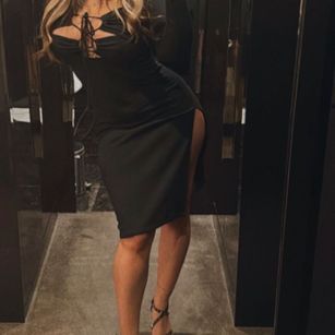 Model - YaaraCollins feet