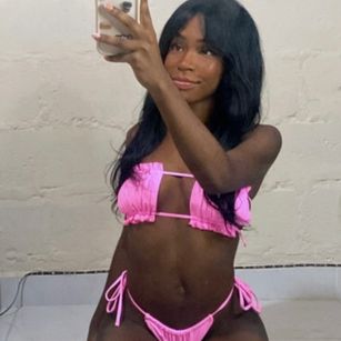 Model - Danna Squirty latina