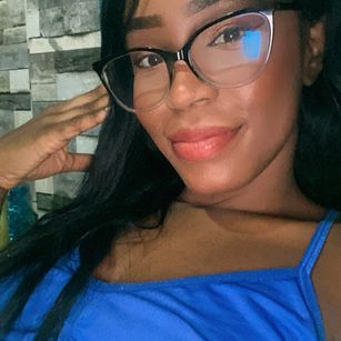 Model - Danna Squirty natural