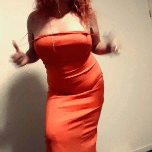 Model - Bella Tellbella