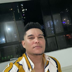 Model - ander salesak latino