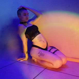 Model - Love_Puff mistress